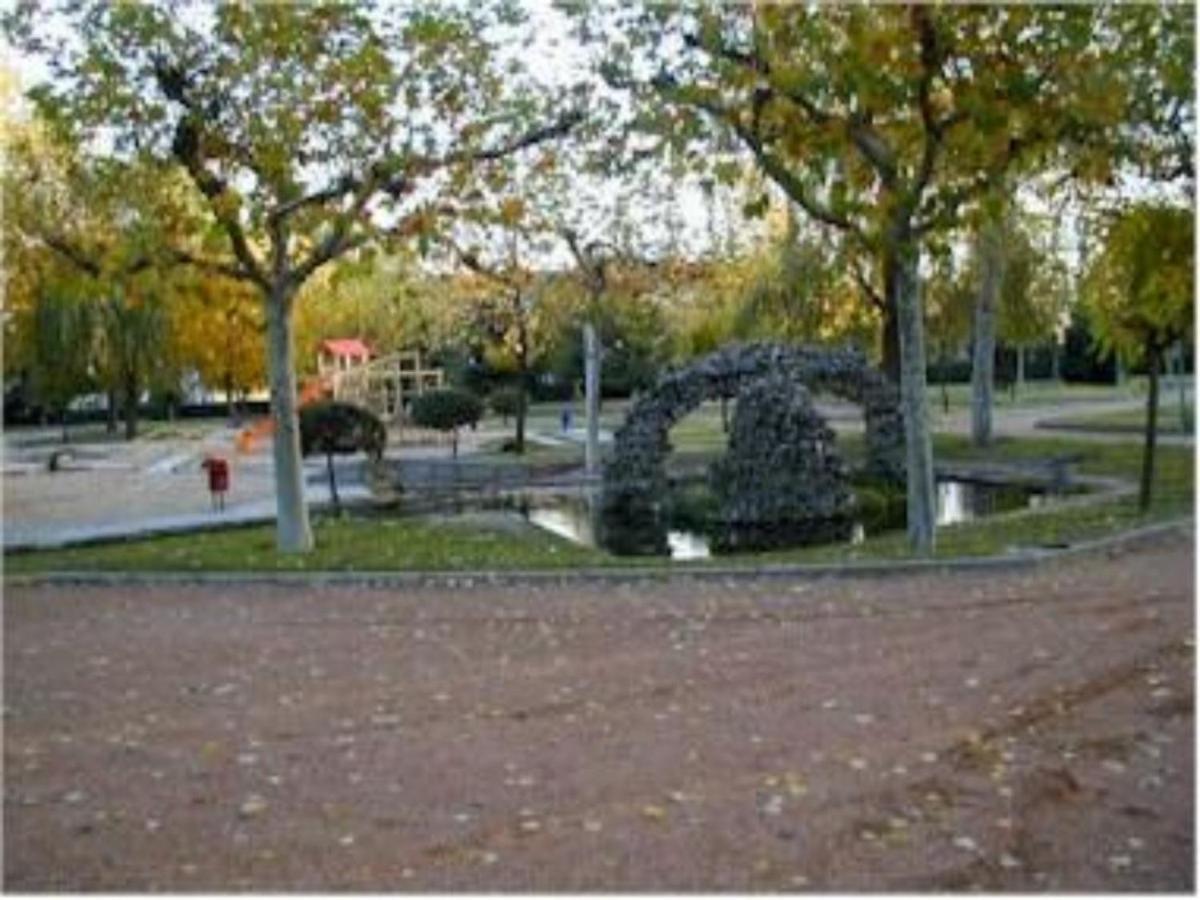 Tiara Vacaciones Βίλα Nava de la Asuncion Εξωτερικό φωτογραφία