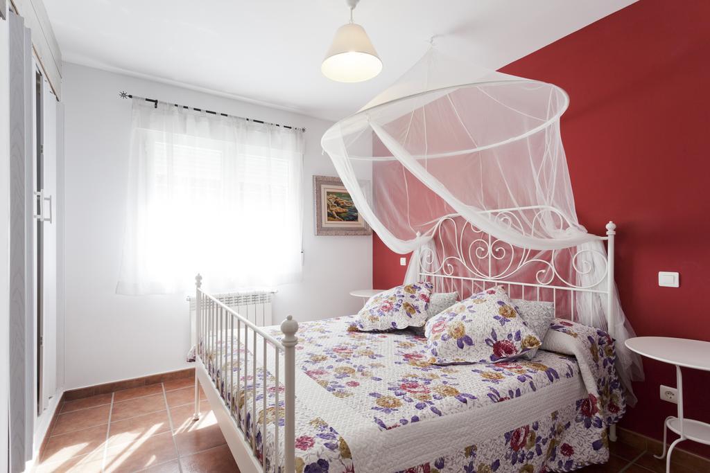 Tiara Vacaciones Βίλα Nava de la Asuncion Εξωτερικό φωτογραφία