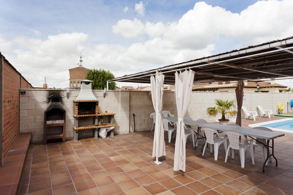 Tiara Vacaciones Βίλα Nava de la Asuncion Εξωτερικό φωτογραφία