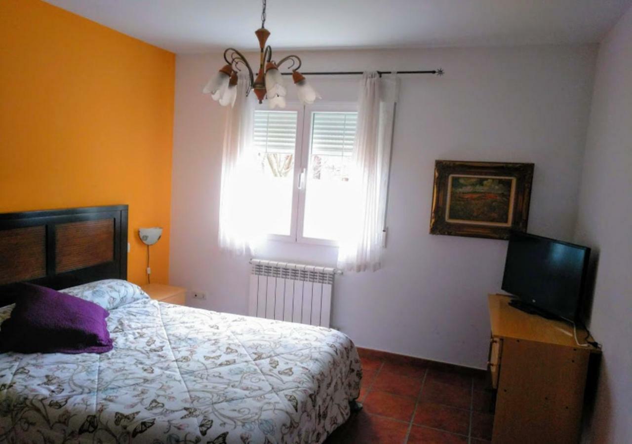Tiara Vacaciones Βίλα Nava de la Asuncion Εξωτερικό φωτογραφία