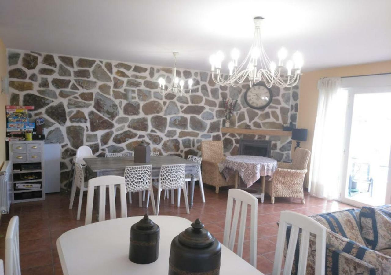 Tiara Vacaciones Βίλα Nava de la Asuncion Εξωτερικό φωτογραφία