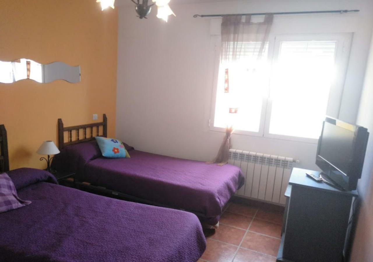 Tiara Vacaciones Βίλα Nava de la Asuncion Εξωτερικό φωτογραφία